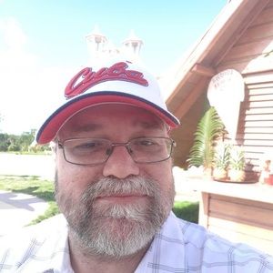 Meet your Posher, Luc